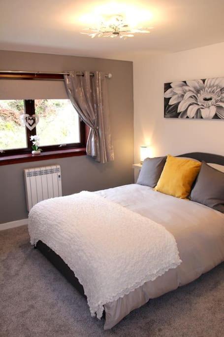 Premium Ground Floor Apartment, Near Fort William Town Centre Екстер'єр фото
