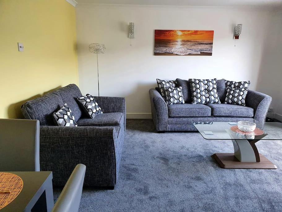 Premium Ground Floor Apartment, Near Fort William Town Centre Екстер'єр фото